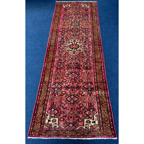 730 - GOOD QUALITY  IRANIAN RED GROUND RUNNER / RUG WITH GEOMETRIC PATTERN 332cm x115cm