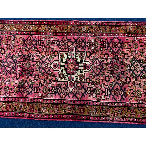 730 - GOOD QUALITY  IRANIAN RED GROUND RUNNER / RUG WITH GEOMETRIC PATTERN 332cm x115cm