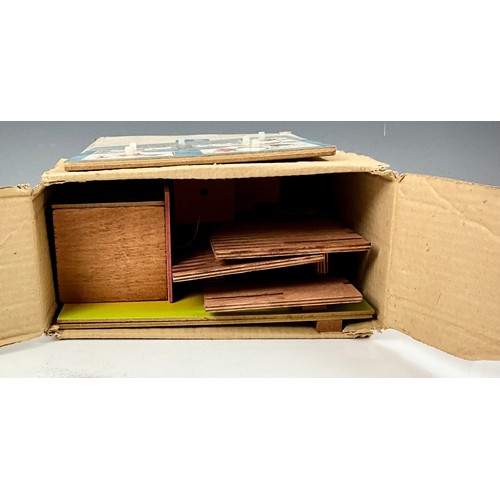 197 - BOXED JOYTOYS OF MALVERN AND WOODCRAFTS 80 FORT CHEROKEE T/W MISC. WOOD PUZZLES INC. GALT