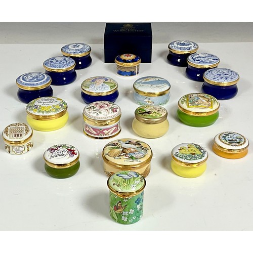 381 - COLLECTABLE ENAMELLED AND OTHER TRINKET BOXES WITH HINGED COVERS