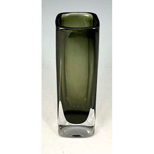 199 - OREFORS STUDIO SMOKED GLASS VASE WITH ETCHED MARK TO THE BASE, APPROX. 19 cm