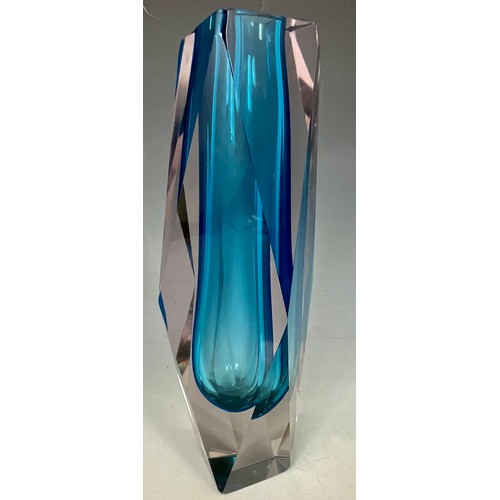 198 - STUDIO CASED GLASS VASE, POSSIBLY MURANO MANDRUZZATO, APPROX. 27 cm