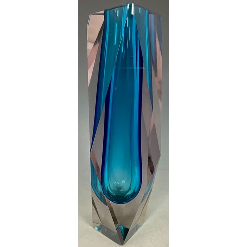 198 - STUDIO CASED GLASS VASE, POSSIBLY MURANO MANDRUZZATO, APPROX. 27 cm