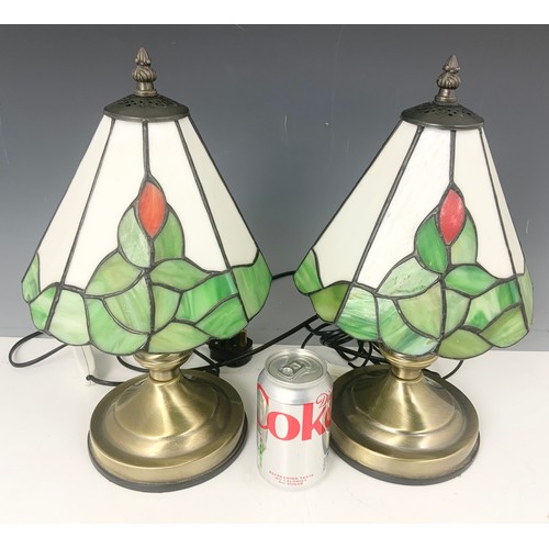 252 - PAIR OF TIFFANY STYLE TABLE LAMPS WITH LEADED SHADES