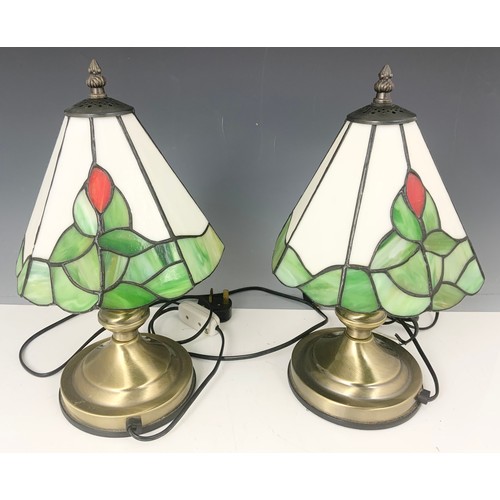 252 - PAIR OF TIFFANY STYLE TABLE LAMPS WITH LEADED SHADES