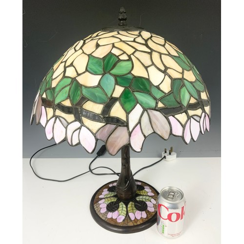 251 - TIFFANY STYLE TABLE LAMP WITH LARGE  LEADED SHADE 43cm DIAMETER