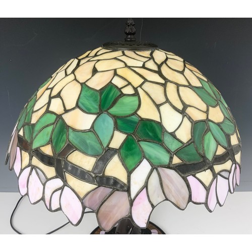 251 - TIFFANY STYLE TABLE LAMP WITH LARGE  LEADED SHADE 43cm DIAMETER