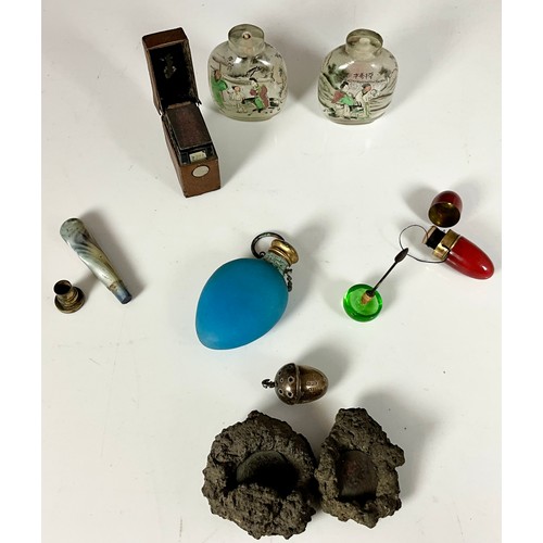 370 - MISC. ITEMS INCLUDING ORIENTAL SNUFF BOTTLES, SEALED PERFUME BOTTLE, ASPREYS LEATHER COVERED MATCH/ ... 