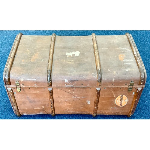 397 - EARLY 20TH CENTURY BROWN CANVAS BOUND STEAMER TRUNK WITH TREEN STRAPWORK. Approx. 90cm x 55cm x 47cm... 