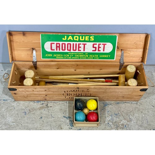 441 - JAQUES CROQUET SET IN FITTED BOX