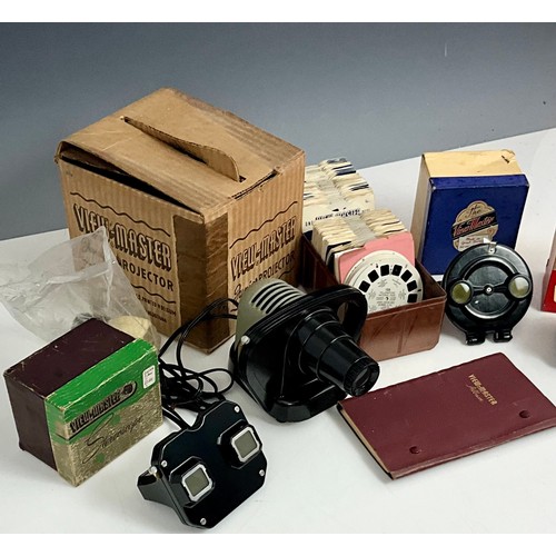 436 - BOXED VINTAGE 3D VIEW-MASTERS, A PROJECTOR T/W A QUANTITY OF SLIDE REELS AND STORAGE ALBUM