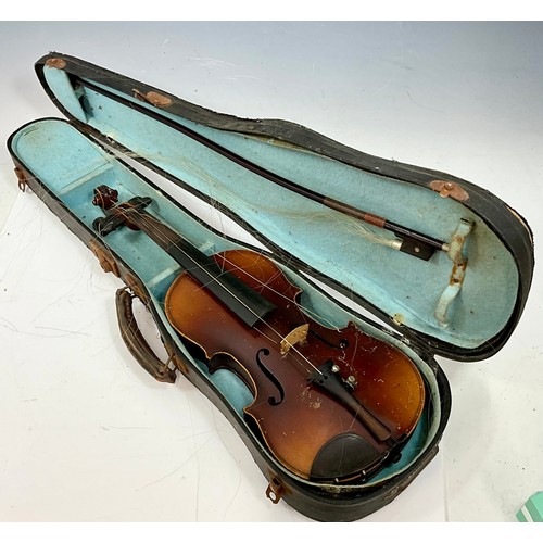 420 - VINTAGE VIOLIN IN FITTED CASE A/F