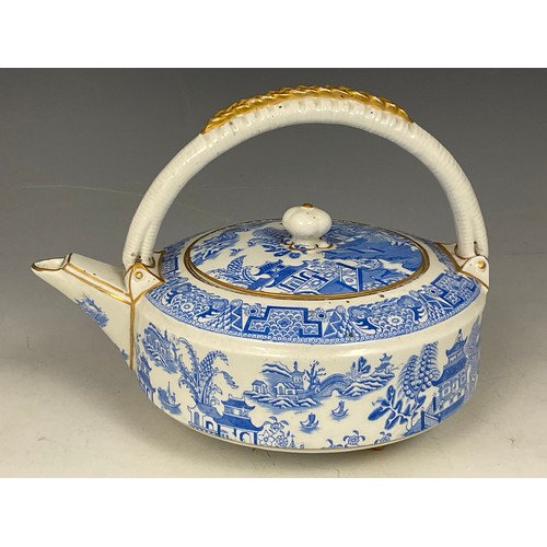 169 - QUANTITY OF MISCELLANEOUS BLUE AND WHITE CHINA INCLUDING ROYAL WORCESTER TEAPOT, WILLOW PATTERN JUG ... 