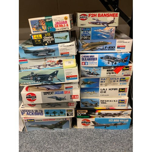 70 - 20 x PLASTIC MODEL KITS JET PLANES INC REVELL, AIRFIX, HELLER AND MONOGRAM
N.b updated image 20-02-2... 