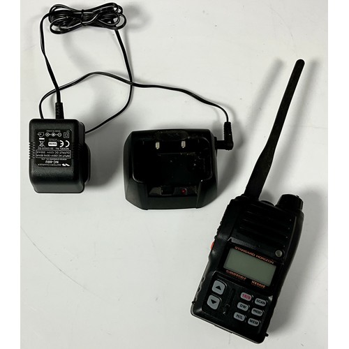 411 - STANDARD HORIZON HX500E VHF/FM MARINE HANDHELD TRANSCEIVER C/W CHARGER