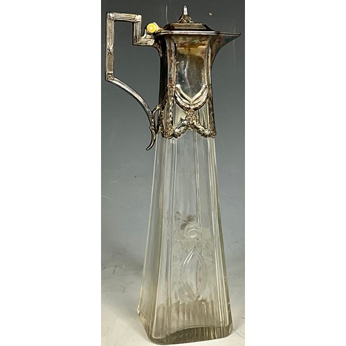 81 - STYLISH LATE VICTORIAN ETCHED GLASS SQUARE SECTION CLARET JUG WITH PLATED SWAG DECORATED MOUNTS AND ... 