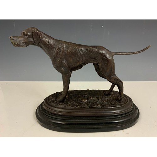 84 - BRONZE AFTER MENE DEPICTING A POINTER 25.5cm TALL