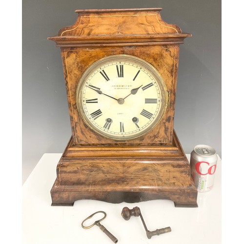 191 - WALNUT BRACKET CLOCK BY CAMERER KUSS AND CO, NEW OXFORD STREET, LONDON HAVING EIGHT-DAY MOVEMENT AND... 