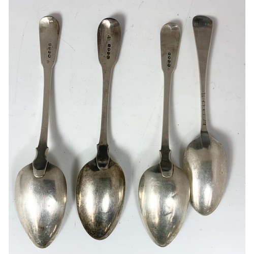 215 - 3 GEORGIAN SILVER TABLE SPOONS AND AN EARLY SILVER DITTO, APPROX. 260g