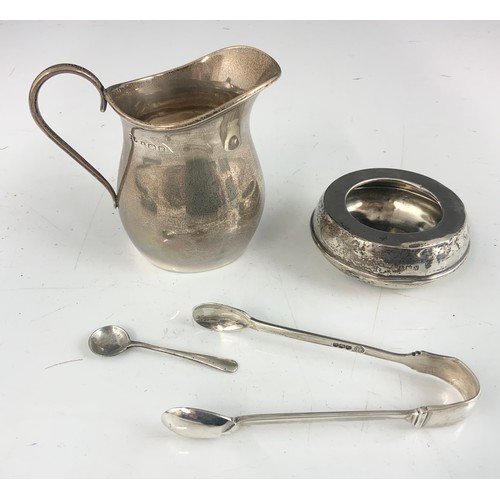 252 - SMALL SILVER POT, SILVER CREAM JUG, TONGS AND A MUSTARD SPOON, APPROX. 128g TOGETHER WITH PLATED COR... 