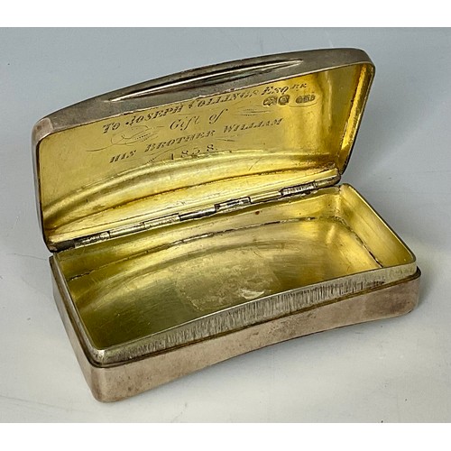 370 - WILLIAM IV SILVER SNUFF BOX WITH INSCRIPTION TO INTERIOR OF HINGED LID, LONDON 1837, APPROX. 104.5g