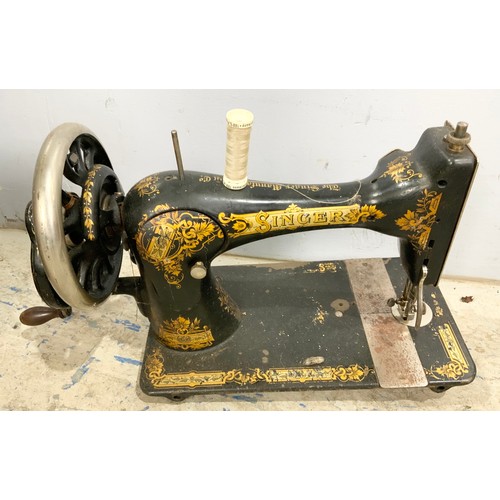 355 - SINGER SEWING MACHINE AF