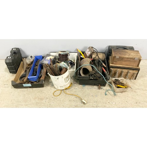 492 - VERY LARGE QUANTITY OF MIXED TOOLS & HARDWARE