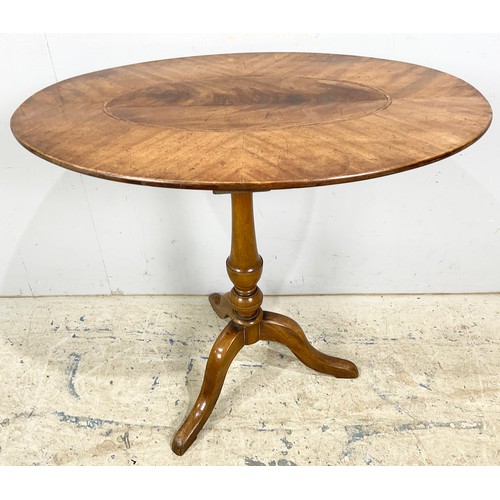 645 - OVAL TOP  INLAID MAHOGANY PEDESTAL OCCASIONAL TABLE