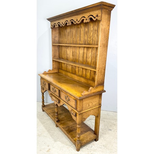 599 - OAK DRESSER WITH  POT BOARD & PLATE RACK   WIDTH  139cm , 191cm TALL