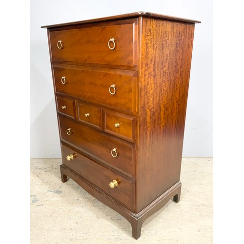 526 - STAG MINSTREL CHEST OF DRAWERS  WIDTH 82cm TOGETHER WITH TWO STAG MINSTREL BEDSIDE CUPBOARDS WIDTH 5... 