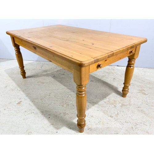 658 - MODERN PINE KITCHEN TABLE WITH A SINGLE LARGE DRAWER AT EACH END 159cm x 94cm