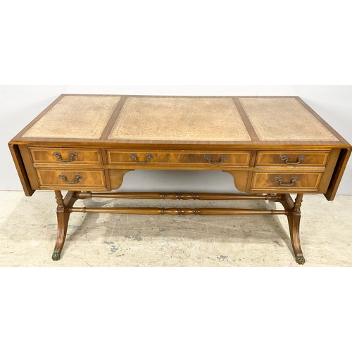 550 - REPRODUCTION MAHOGANY DESK WITH TOOLED LEATHER TOP AND DROP LEAVES 211cm x. 69cm EXTENDED