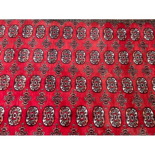 681 - LARGE RED GROUND CARPET / RUG 330cm x 220cm