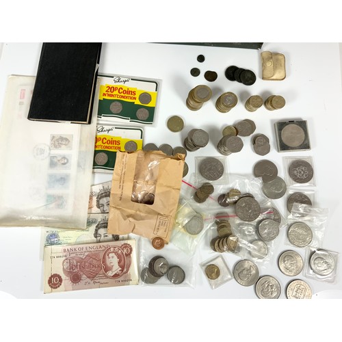 394 - MISC. COINS AND BANKNOTES, PRE DECIMAL, POST DECIMAL INC. COMMEMORATIVE CROWNS, 50P, ONE POUND AND £... 