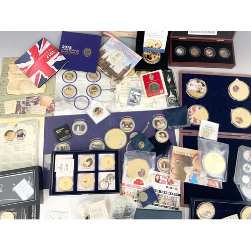 391 - QTY. COINS AND COMMEMORATIVES, MANY LIMITED EDITION AND IN PRESENTATION CASES TOGETHER WITH OTHER CO... 