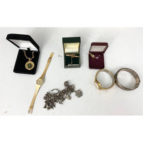 479 - QUANTITY OF MISC. COSTUME JEWELLERY INCLUDING 9CT GOLD BROOCH ALL IN A JEWELLERY BOX