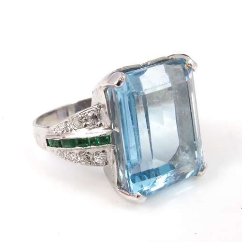 608 - A PLATINUM RING SET WITH A LARGE STEP CUT AQUAMARINE, APPROX. 27 X 12 X 8 mm, WITH BRILLIANT CUT AND... 