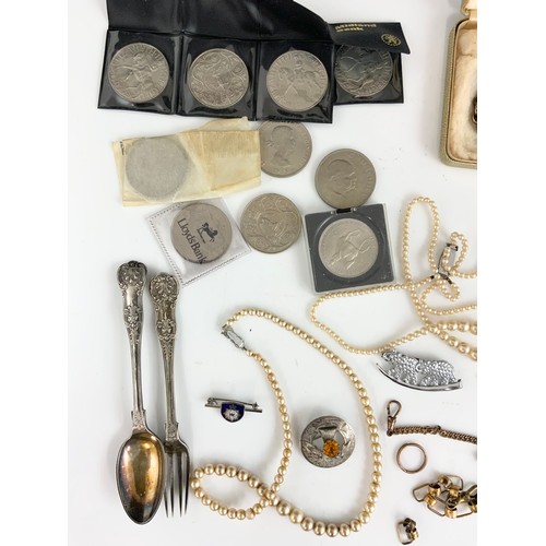 483 - MISC. COSTUME JEWELLERY INC. SILVER, YELLOW METAL WATCH CHAIN,  BOXED SWATCH WATCH ATLANTA 1996 OLYM... 