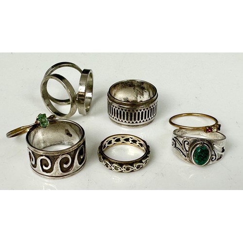 502 - MISC. COSTUME RINGS