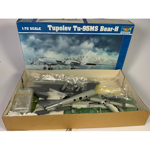 78 - REVELL, MADE DORNIER DO X, MODEL WITH FLAT PACKED BOX. SOME PROPS SEPARATE, PLUS PART MADE TRUMPETER... 