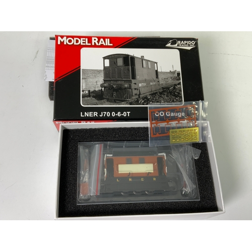 493 - RAPIDO TRAINS MODEL RAIL, LNER J70 0-6-0T TRAMWAY LOCOMOTIVE, BOXED, APPERAS UNUSED, T/W A BOXED  MO... 