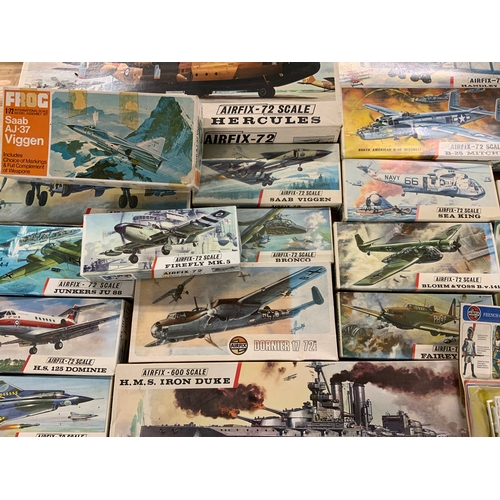 82 - 27 PLASTIC MODEL KITS, AIRFIX & FROG, BOXED & BAGGED KITS. SOME SEALED, ALL WITH UNCHECKED CONTENTS