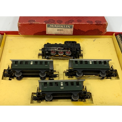 297 - MARKLIN, EARLY CARD BOXED SET 3100 OF 0-4-0 LOCOMOTIVE, 3 X 4 WHEEL COACHES & QTY OF 3R TRACK