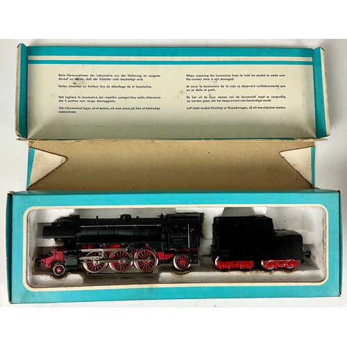 294 - MARKLIN, 3 BOXED LOCOMOTIVES, ALL EX LAYOUT 3048 SCHNELLZUGLOKOMOTIVE 4-6-2 PACIFIC, 3097 LOCOMOTIVE... 