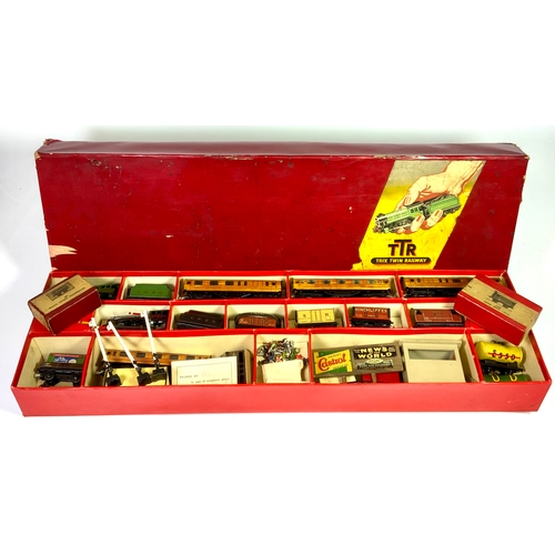 237 - TRIX TTR TWIN RAILWAY, A BOXED SET, LNER EXPRESS PASSENGER TRAIN 4/334, PLUS ADDITIONAL STOCK, AS SH... 