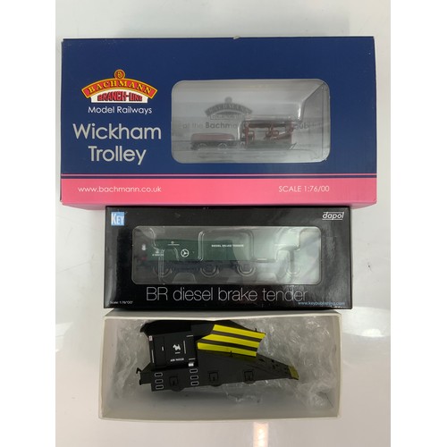 516 - BACHMANN, 32-991 WICKHAM TROLLEY CAR, BR MAROON, DAPOL BR DIESEL BRAKE TENDER, BR GREEN BOXED, & AN ... 