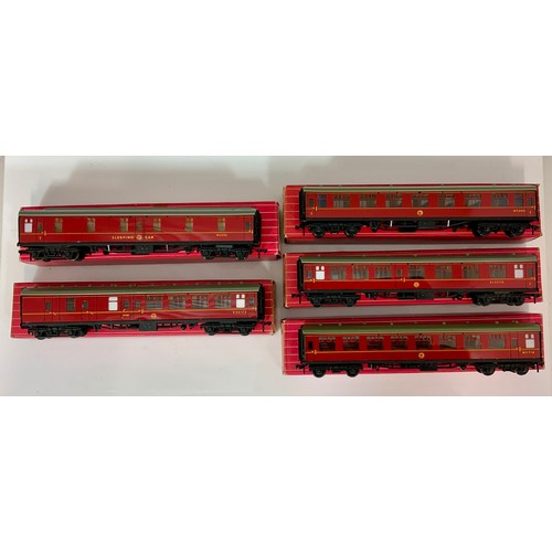 405 - HORNBY DUBLO, 5 BOXED SD COACHES, 4052 CORRIDOR COACH, 4053 BSK, 4062 FO, 4063 SO, & 4078 SLEEPING C... 