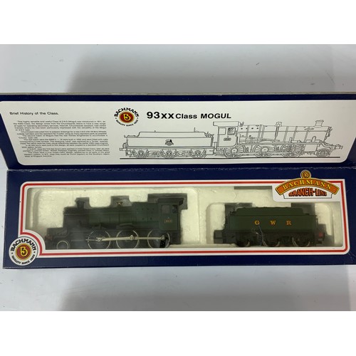 472 - 2 BOXED BACHMANN LOCOMOTIVES 31-300, 7802 BRADLEY MANOR, & MOGUL 31-801, MOGUL 9319