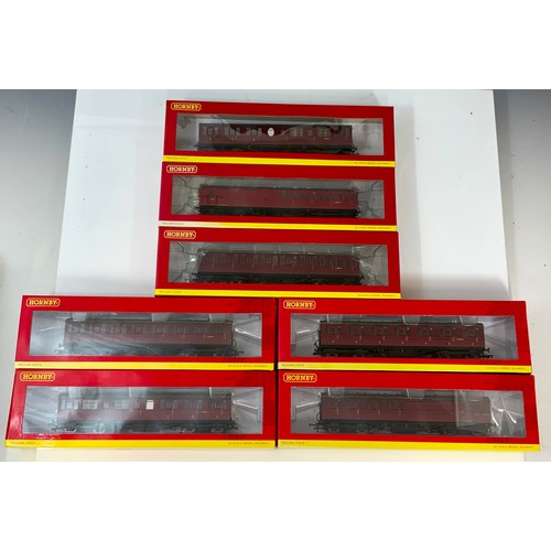 436 - HORNBY, 4 GRESLEY BOXED (APPEAR UNUSED) SUBURBAN COACHES : R4648, R4649, R4650, R4675, THOMPSON R465... 