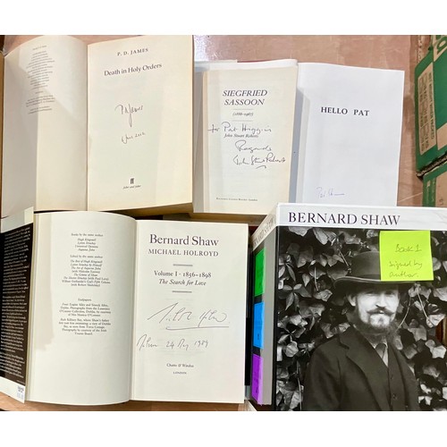 79 - VARIOUS MISC. BOOKS AND LEATHER BINDINGS T/W OTHER BOOKS SIGNED BY AUTHORS INC. P.D. JAMES, JOHN STU... 